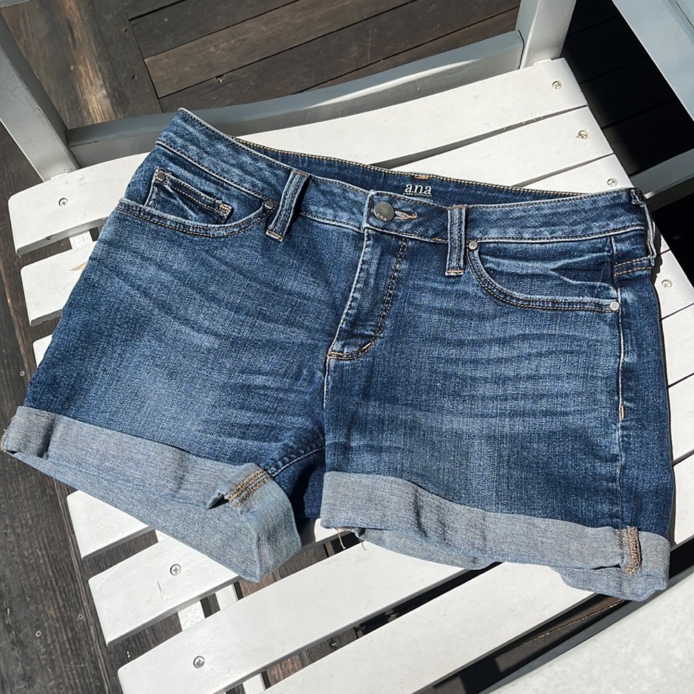 ☀️a.n.a Jean Shorts Size 4